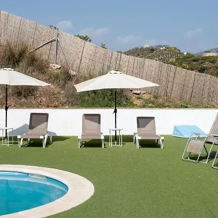 Chirimoya Vila